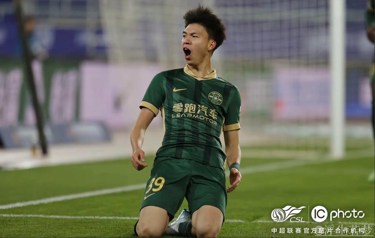 王钰栋中超首球助浙江迎赛季首胜 王钰栋中超首球助浙江迎赛季首胜