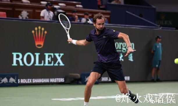 林德克内希2-1力克梅德韦杰夫 首次晋级大师赛决赛